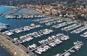 10 x 4 Metre Berth/Mooring Port Camille Rayon Marina For Sale